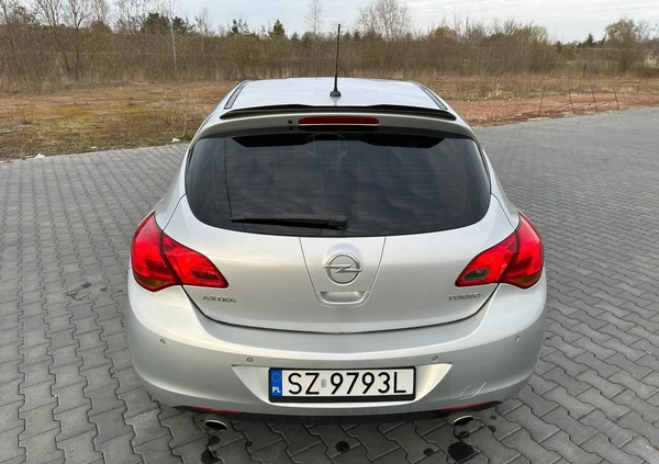 Opel Astra cena 27500 przebieg: 113000, rok produkcji 2010 z Zabrze małe 211